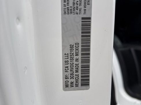 Used 2025 RAM ProMaster 2500 w/ Convenience Group image 27