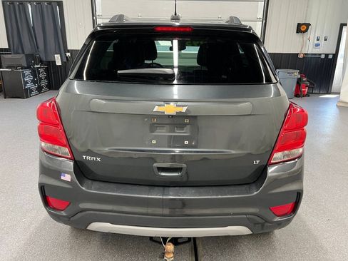 Used 2017 Chevrolet Trax LT w/ LT Convenience Package FWD image 5