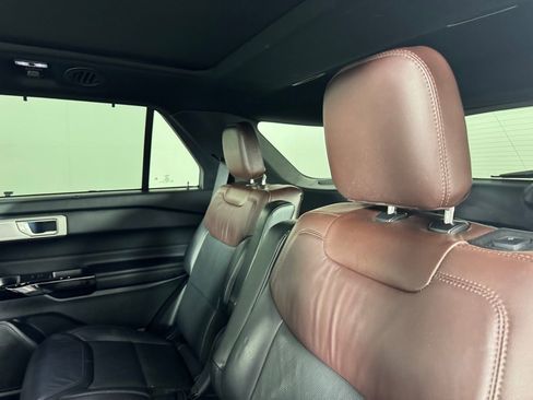 Used 2022 Ford Explorer Platinum w/ Equipment Group 601A image 30