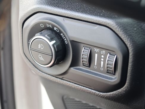 Used 2022 Jeep Gladiator Overland AWD/4WD image 15