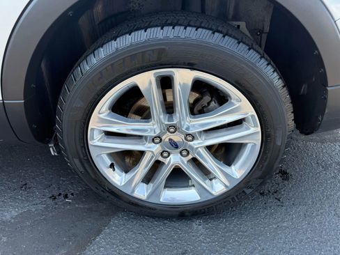 Used 2017 Ford Explorer Limited image 47