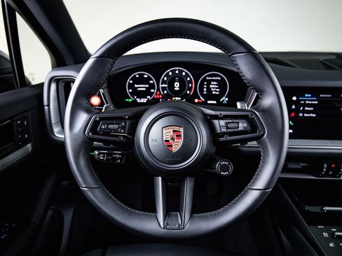 Certified 2026 Porsche Cayenne image 26