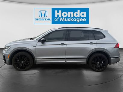 Used 2023 Volkswagen Tiguan SE w/ Panoramic Sunroof Package