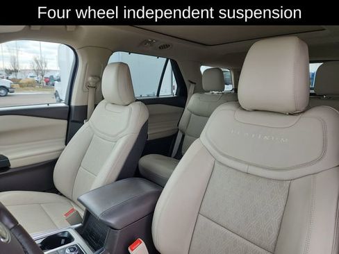 Used 2020 Ford Explorer Platinum w/ Premium Technology Package image 23