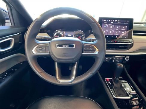 Used 2025 Jeep Compass Limited AWD/4WD image 5