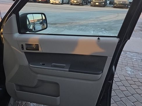 Used 2009 Ford Escape XLT image 28