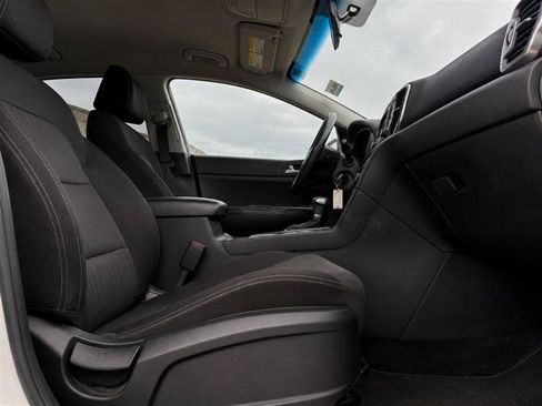 Used 2019 Kia Sportage LX AWD/4WD image 16