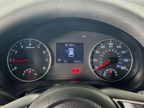 Used 2022 Kia Seltos LX image 16