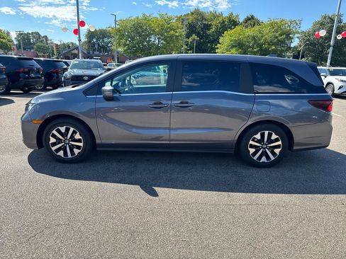 Used 2025 Honda Odyssey EX-L image 4