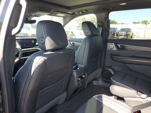 New 2026 Buick Enclave Avenir w/ Super Cruise Package FWD image 10