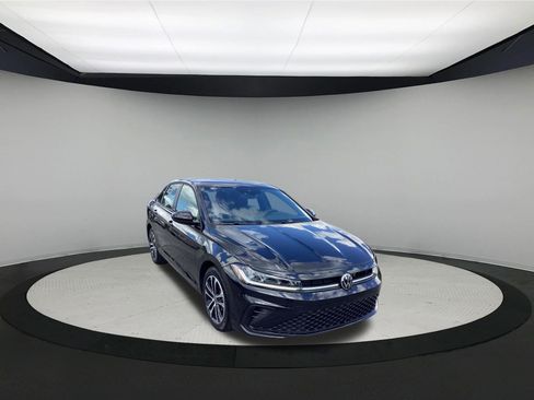 Used 2025 Volkswagen Jetta Sport FWD image 2