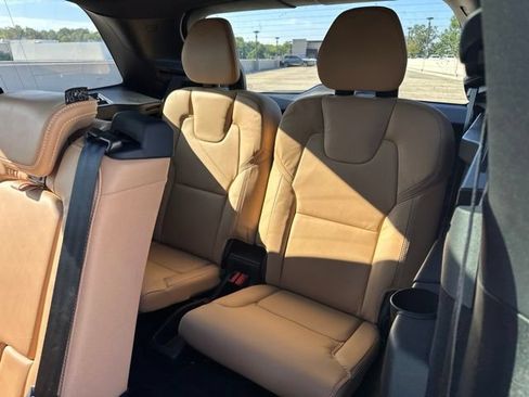 Certified 2024 Volvo XC90 B6 Ultimate w/ Protection Package Premier AWD/4WD image 13