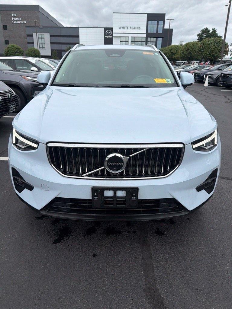 Used 2024 Volvo XC40 B5 Plus w/ Protection Package Premier AWD/4WD image 5