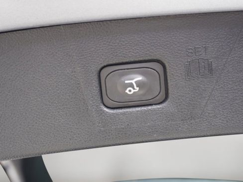 Used 2022 Ford Edge Titanium w/ Equipment Group 301A image 10