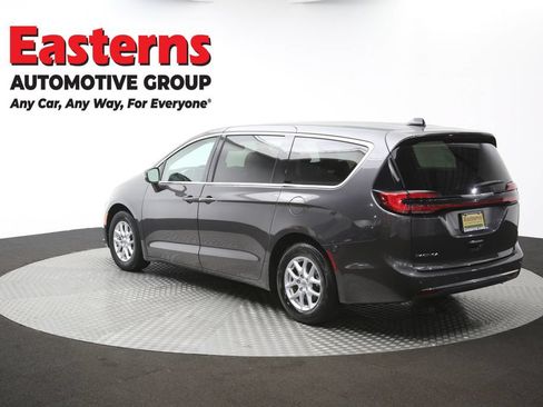 Used 2023 Chrysler Pacifica Touring-L FWD image 65