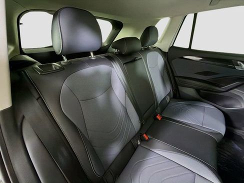 New 2026 Volkswagen Tiguan SE image 27