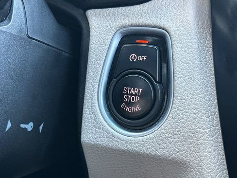 Used 2016 BMW 328i Sedan w/ Technology Package image 24