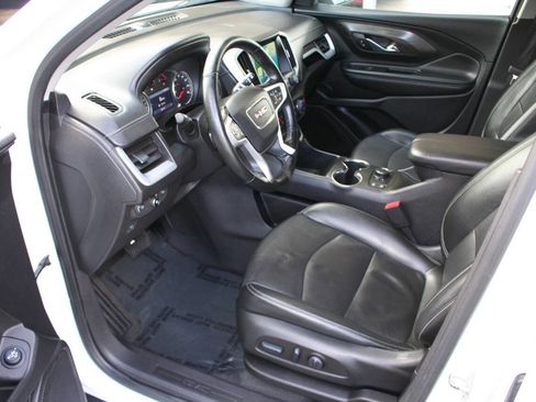 Used 2023 GMC Terrain SLT image 10