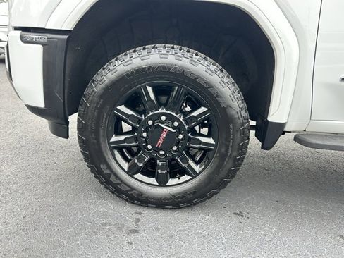 Certified 2025 GMC Sierra 2500 AT4 w/ AT4 Premium Plus Package image 9