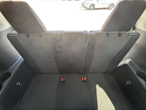 Used 2025 Toyota Highlander LE FWD image 30