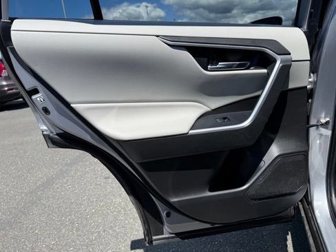 Used 2020 Toyota RAV4 XLE w/ Convenience Package AWD/4WD image 24