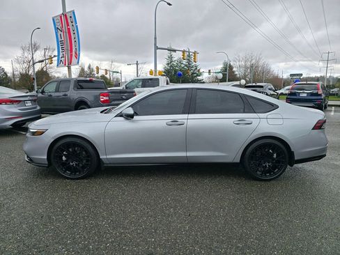 Used 2024 Honda Accord Touring image 8