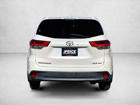 Used 2018 Toyota Highlander XLE image 4