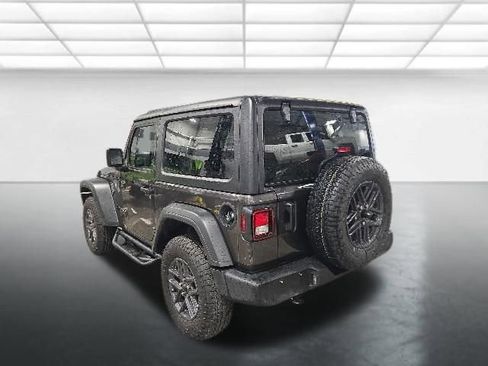 Used 2025 Jeep Wrangler Sport AWD/4WD image 7