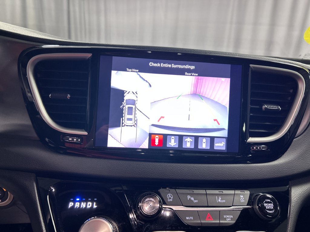 Used 2026 Chrysler Pacifica Select w/ S Appearance Package FWD image 18