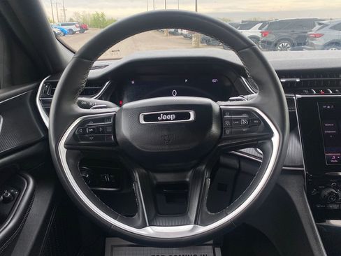 Used 2024 Jeep Grand Cherokee Altitude AWD/4WD image 20