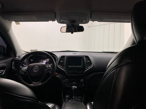 Used 2019 Jeep Cherokee Latitude Plus AWD/4WD image 17
