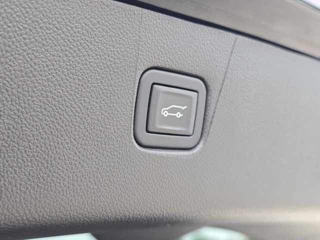Used 2024 Chevrolet Blazer LT w/ Convenience Package FWD image 11