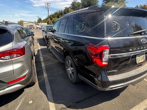 Used 2024 Ford Expedition Limited AWD/4WD image 13