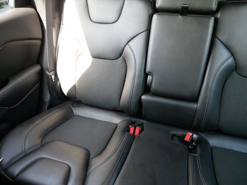 Used 2020 Jeep Cherokee Latitude Plus w/ Cold Weather Group image 12
