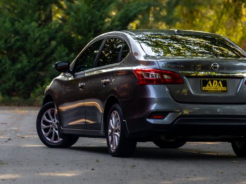 Used 2018 Nissan Sentra SV w/ Premium Package (P01) FWD image 28