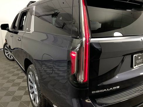 Certified 2023 Cadillac Escalade ESV Premium Luxury Platinum AWD/4WD image 32