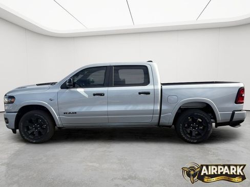 New 2026 RAM 1500 4x4 Crew Cab image 7
