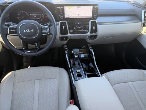 Certified 2022 Kia Sorento SX image 14