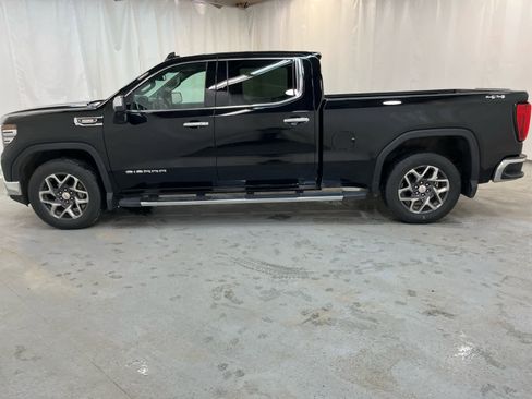 Used 2025 GMC Sierra 1500 SLT w/ SLT Premium Package image 2