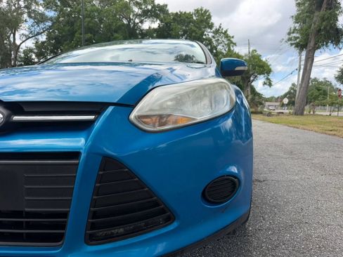 Used 2014 Ford Focus SE w/ SE Winter Package FWD image 23