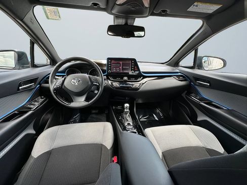 Used 2019 Toyota C-HR XLE FWD image 10