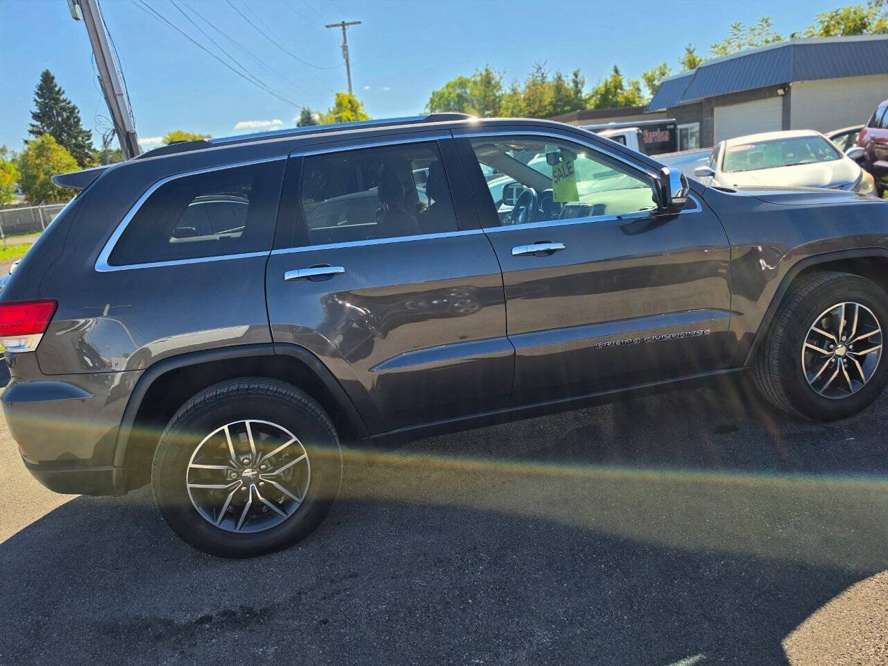Used 2018 Jeep Grand Cherokee Limited AWD/4WD image 1