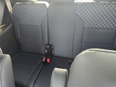 New 2026 GMC Acadia Denali image 9