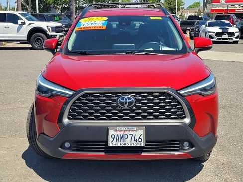 Used 2022 Toyota Corolla Cross XLE AWD/4WD image 2