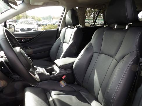 Used 2022 Subaru Outback Limited image 15