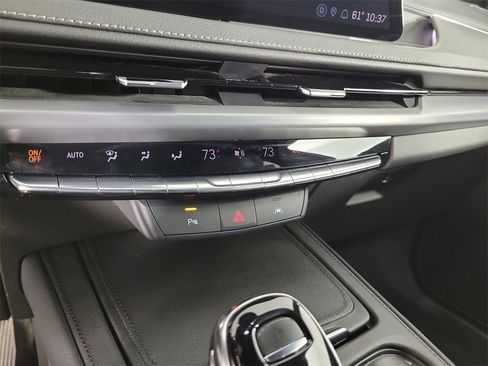 Certified 2025 Cadillac XT4 Premium Luxury image 27