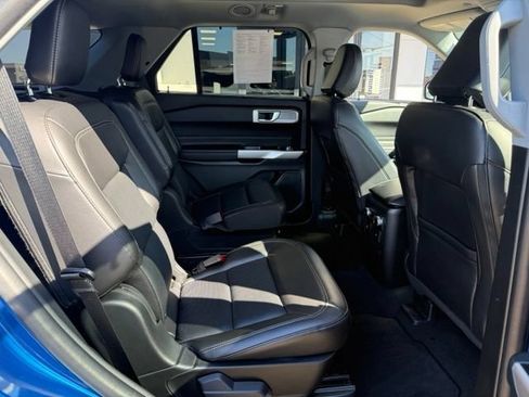 Certified 2023 Ford Explorer Limited AWD/4WD image 5