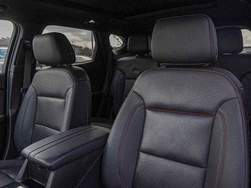 Used 2022 Chevrolet Blazer RS w/ Enhanced Convenience Package image 11