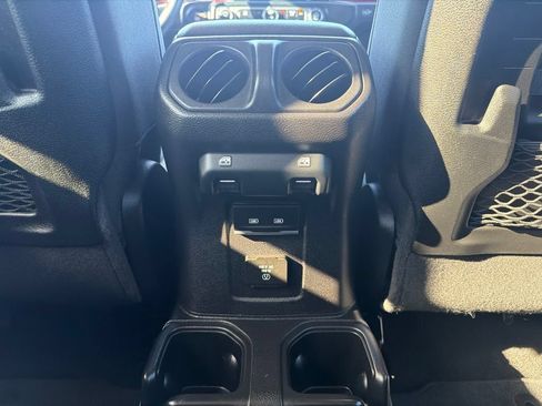 Used 2021 Jeep Wrangler Unlimited Rubicon AWD/4WD image 18