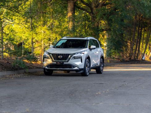 Used 2022 Nissan Rogue Platinum w/ Head-Up Display Package FWD image 38